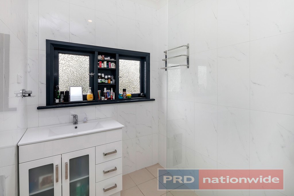 77 Beverin Street SEBASTOPOL 5