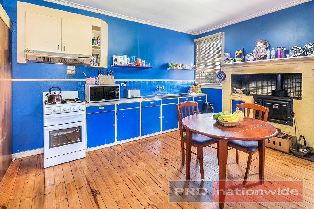 77 Beverin Street SEBASTOPOL 6