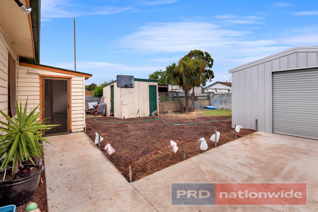 77 Beverin Street SEBASTOPOL 7