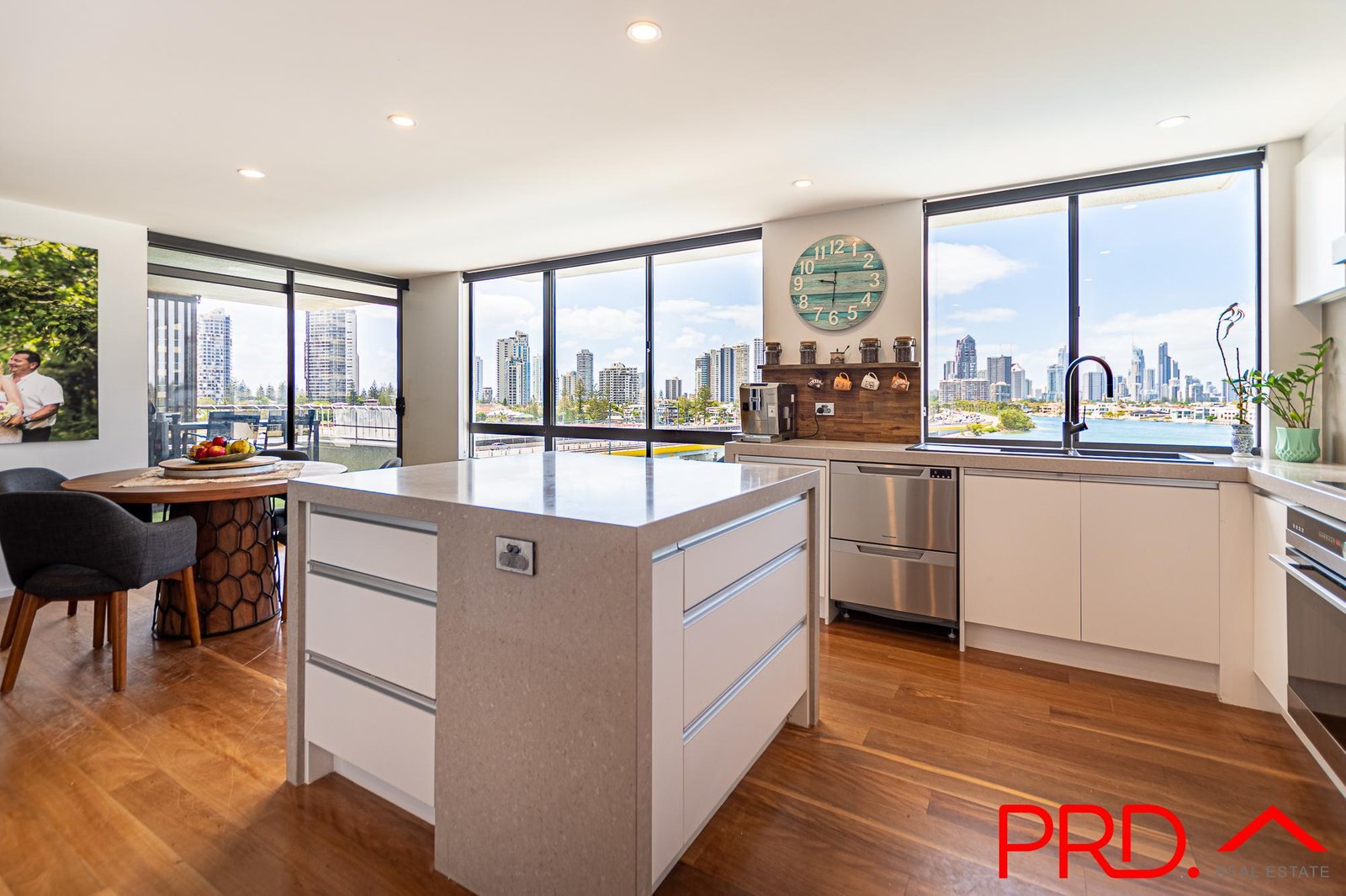 77 Brighton Parade SOUTHPORT 2