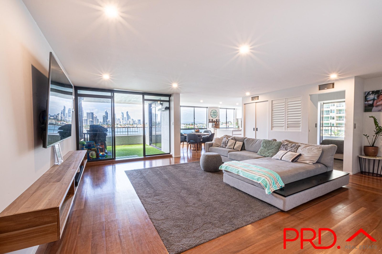 77 Brighton Parade SOUTHPORT 3