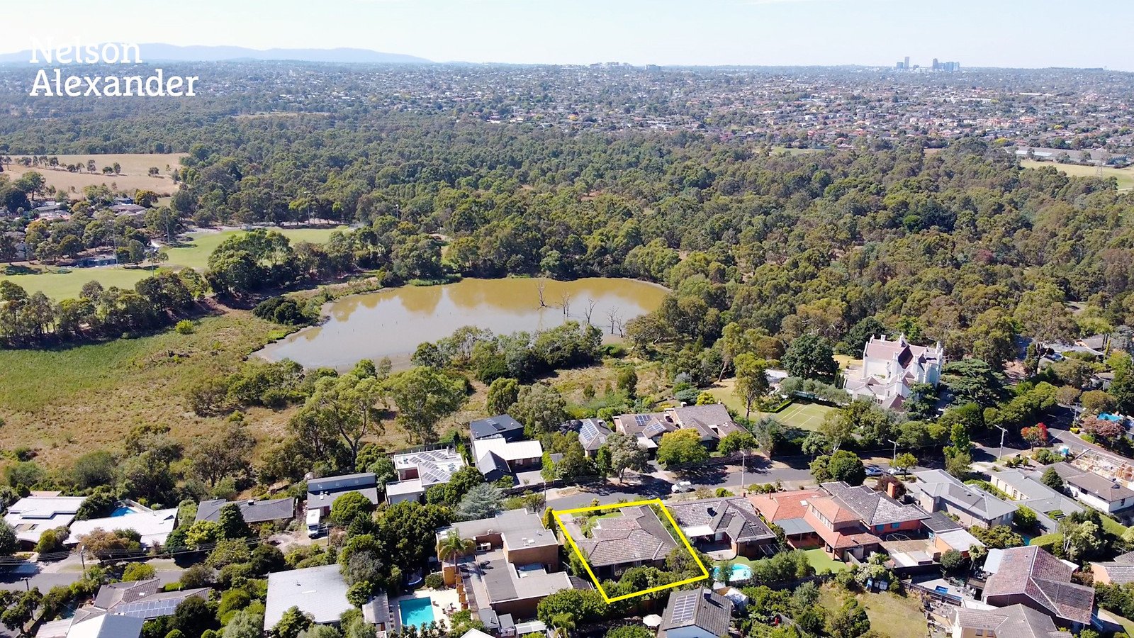 77 Buckingham Drive, Heidelberg VIC 3084