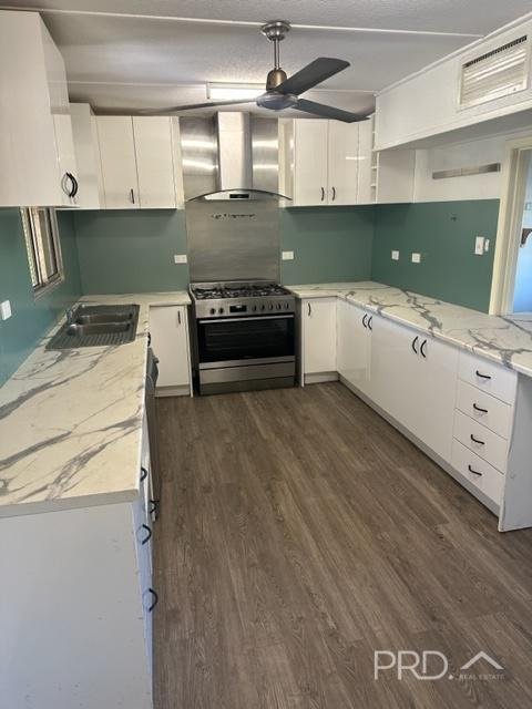 77 Chi Street ROEBUCK 4