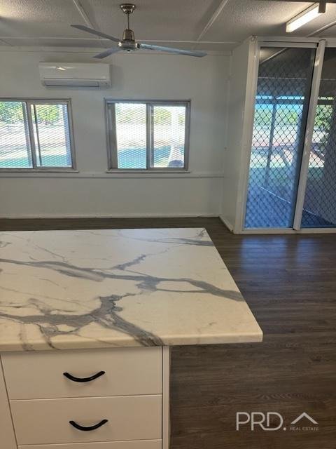 77 Chi Street ROEBUCK 17