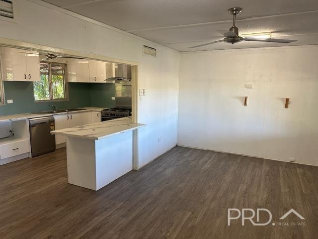 77 Chi Street ROEBUCK 24