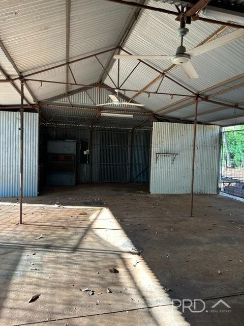 77 Chi Street ROEBUCK 25