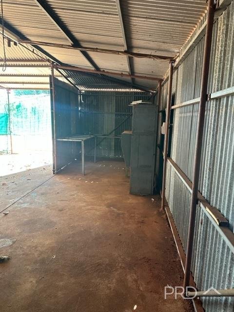 77 Chi Street ROEBUCK 27