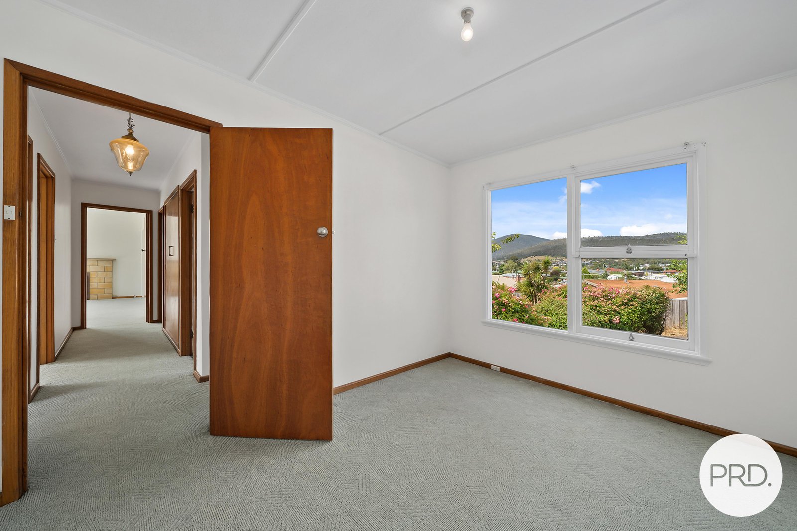 77 Chippendale Street CLAREMONT 6