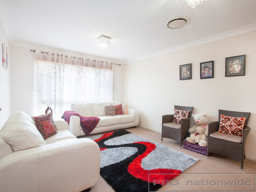 77 Clayton Crescent RUTHERFORD 2