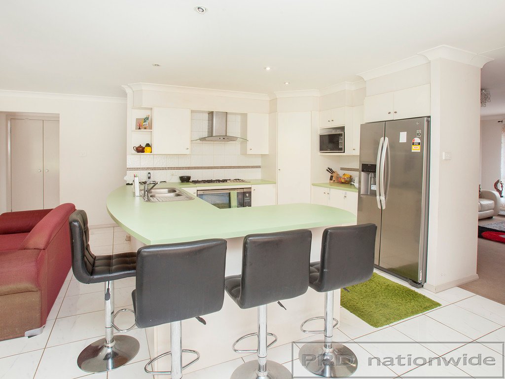 77 Clayton Crescent RUTHERFORD 8