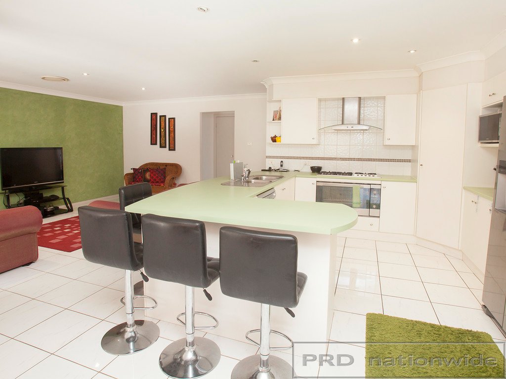 77 Clayton Crescent RUTHERFORD 9