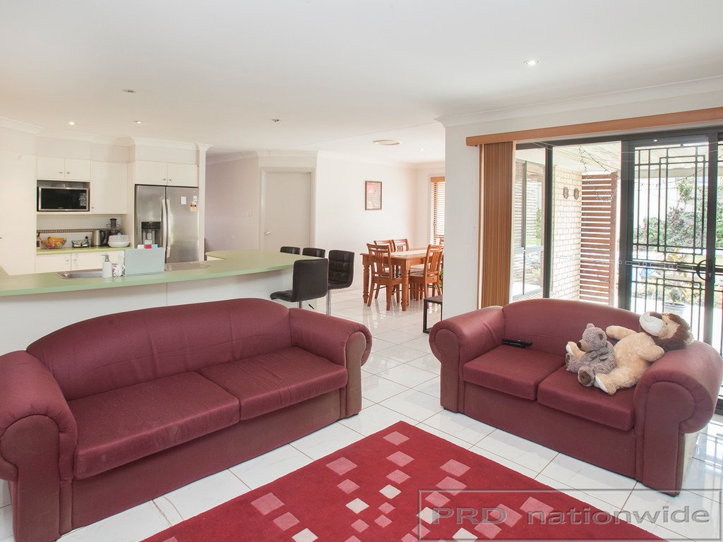 77 Clayton Crescent RUTHERFORD 10
