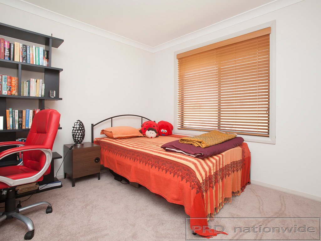 77 Clayton Crescent RUTHERFORD 14