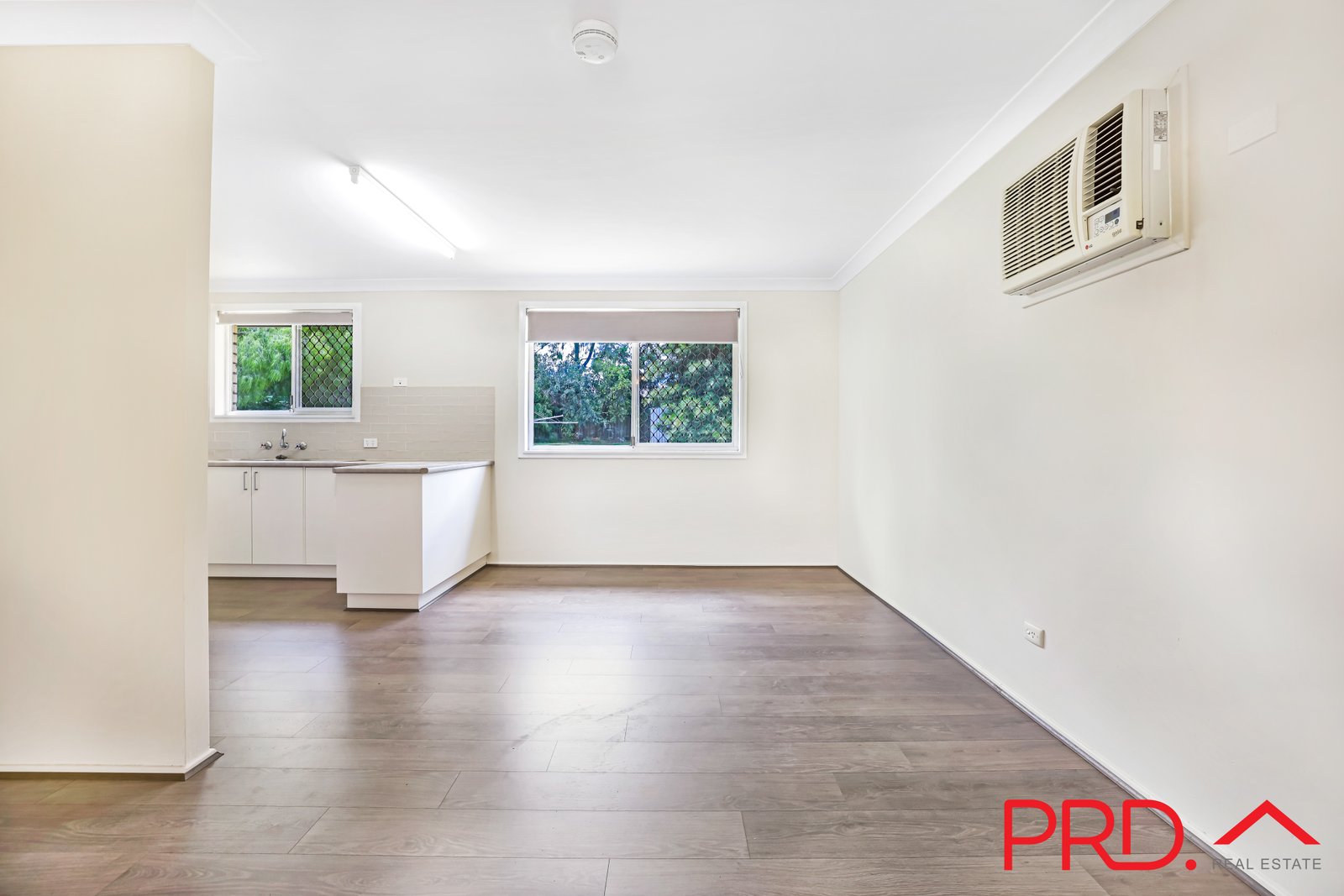 77 Cole Road TAMWORTH 8