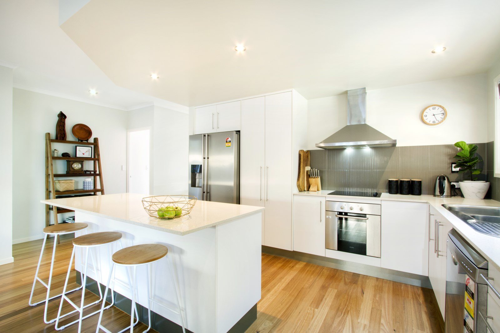 77 Country Road CANNONVALE 3