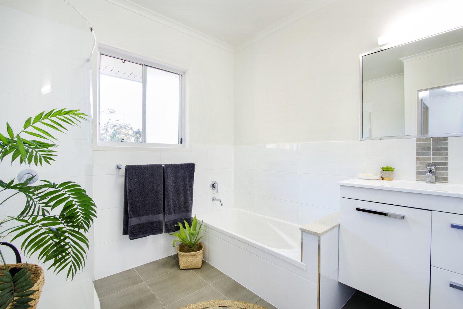 77 Country Road CANNONVALE 12