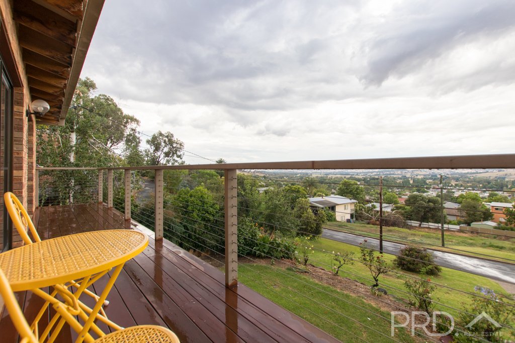 77 Dalhunty Street TUMUT 1