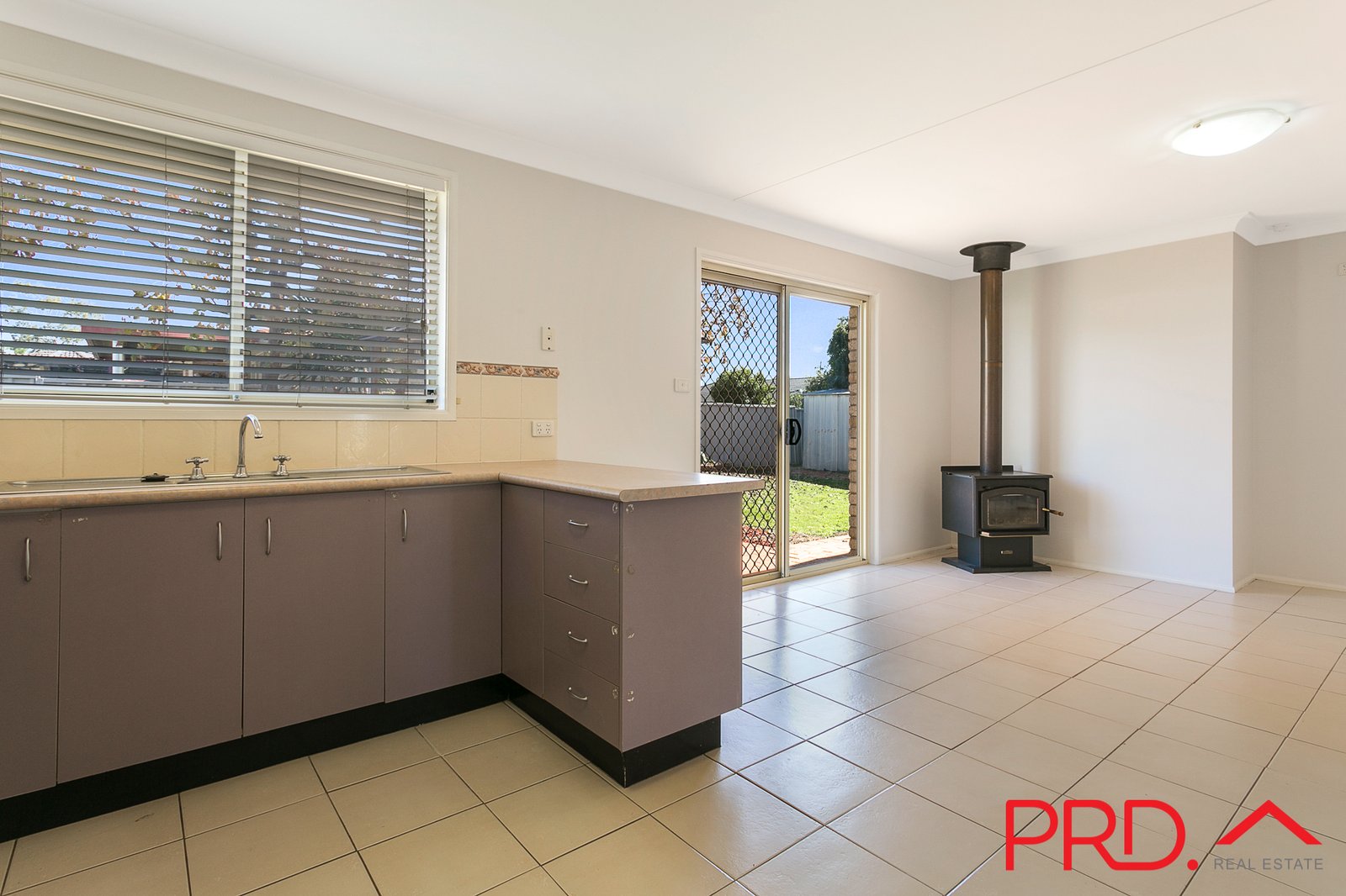 77 Flinders Street TAMWORTH 7