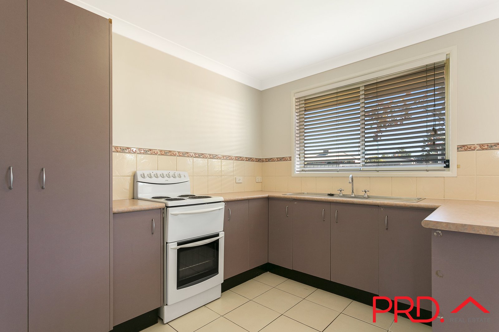 77 Flinders Street TAMWORTH 8