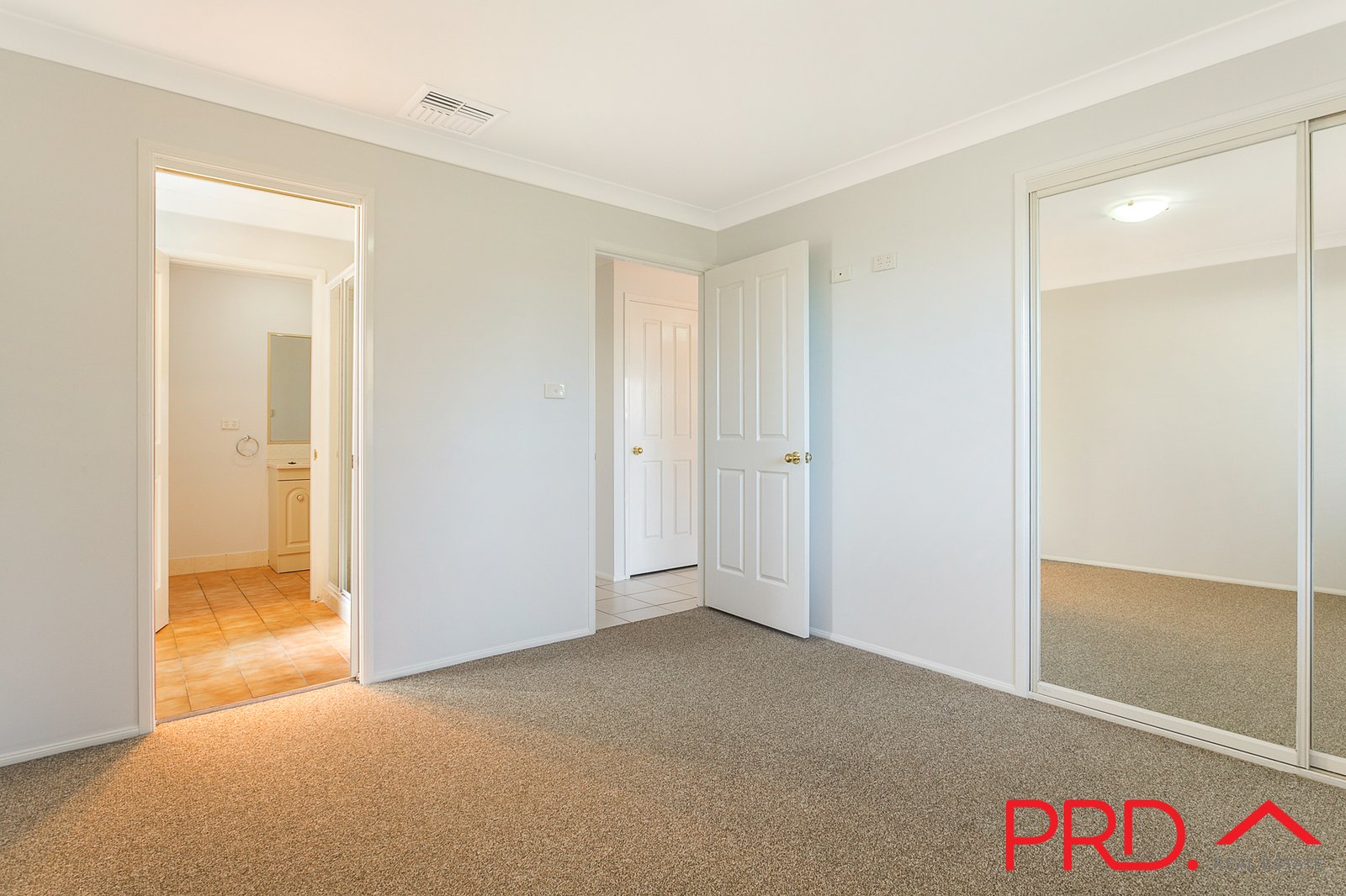 77 Flinders Street TAMWORTH 11