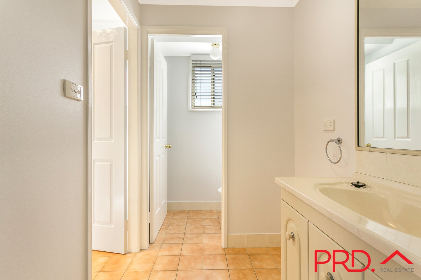 77 Flinders Street TAMWORTH 14