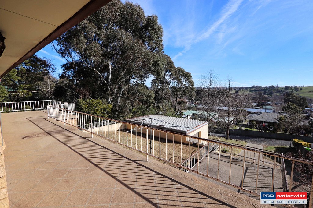 77 Gilbert Street TUMBARUMBA 2
