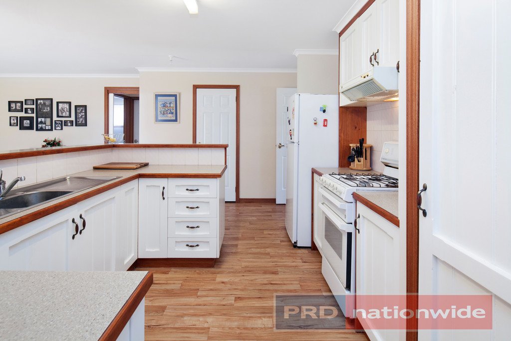 77 Hill Street SEBASTOPOL 3