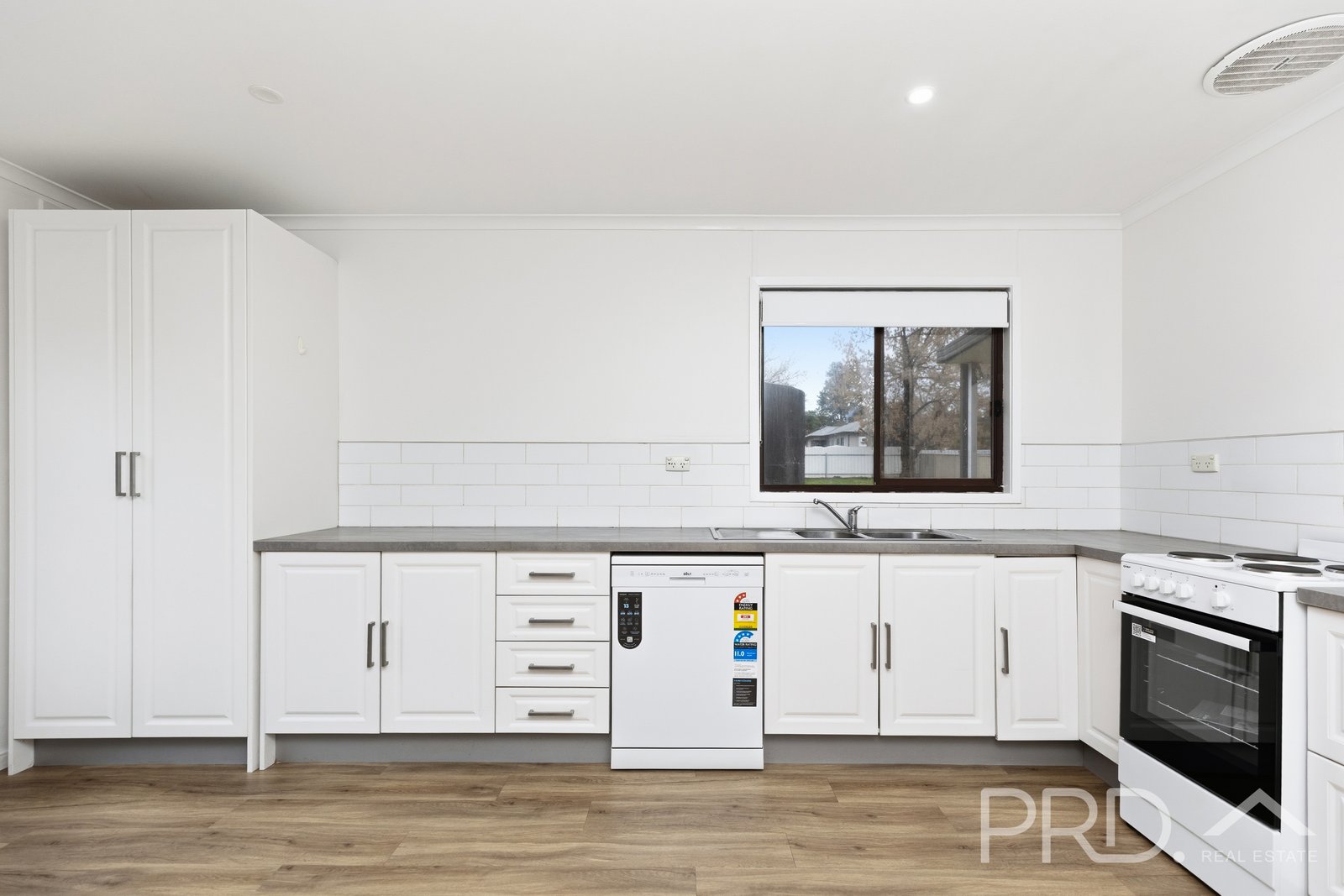 77 Lockhart Street ADELONG 3
