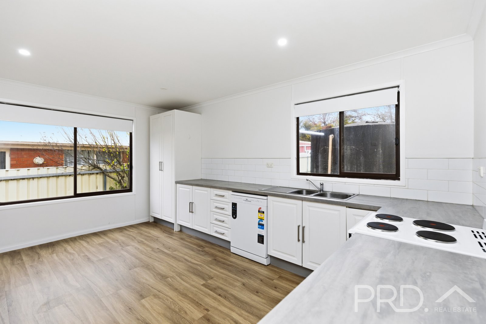 77 Lockhart Street ADELONG 4