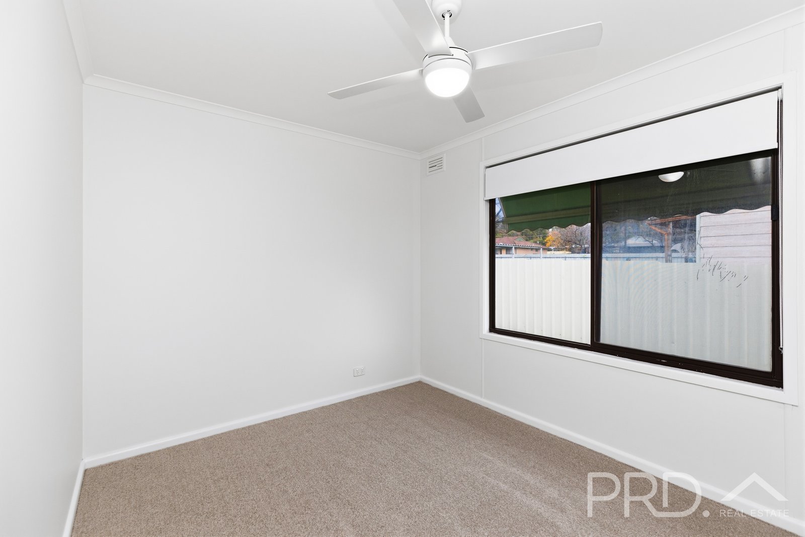 77 Lockhart Street ADELONG 8