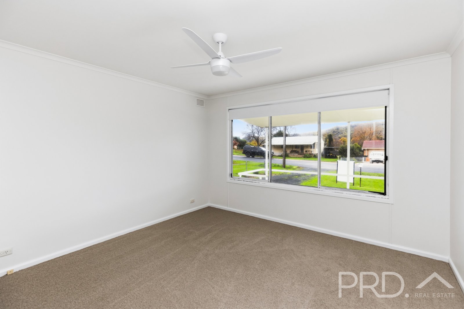 77 Lockhart Street ADELONG 9