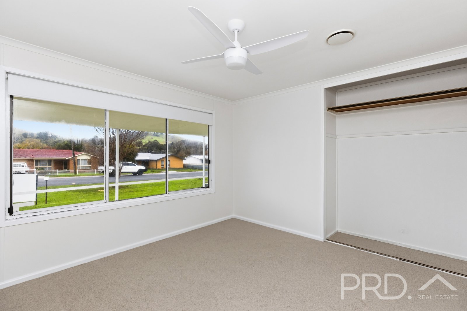 77 Lockhart Street ADELONG 12