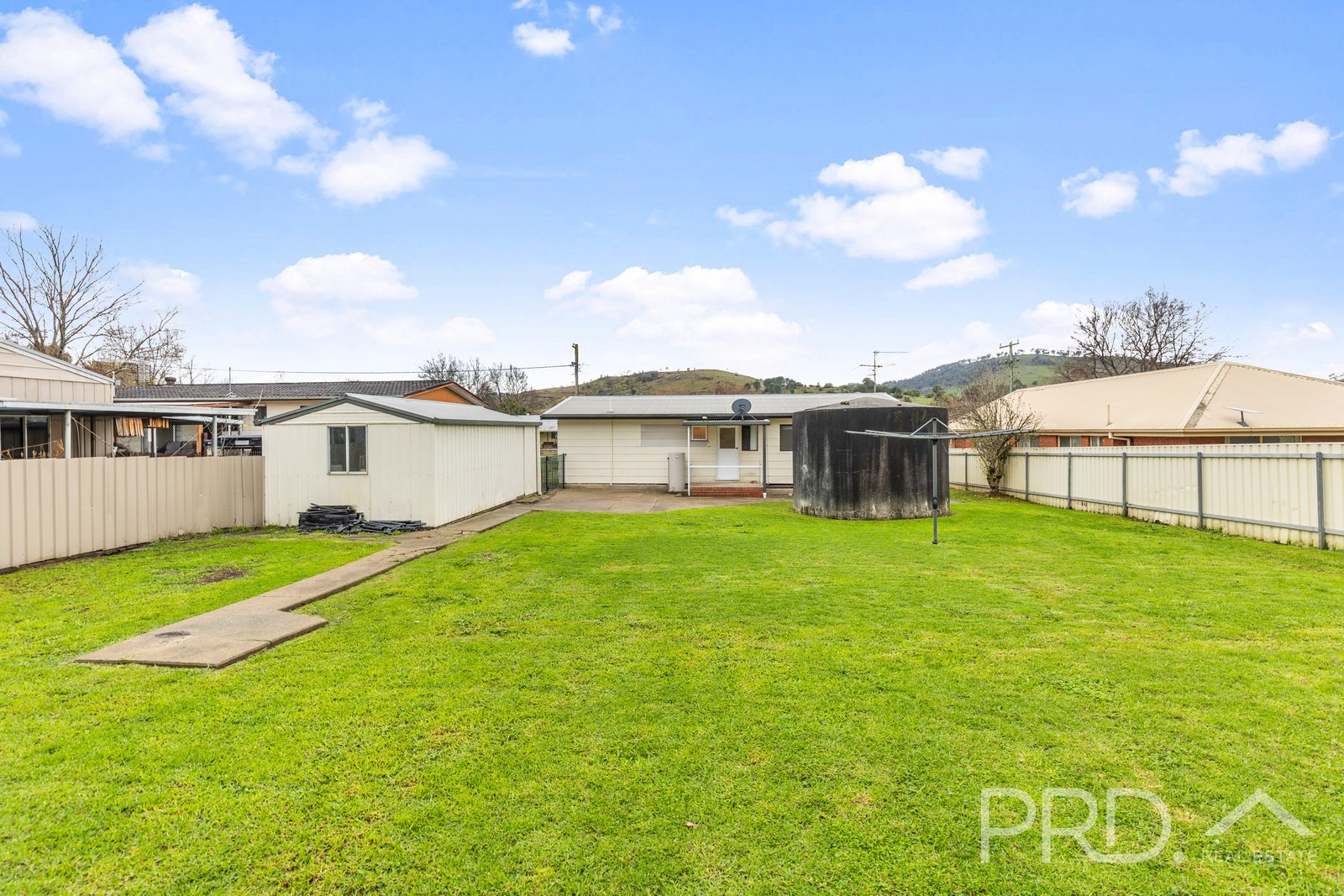77 Lockhart Street ADELONG 15