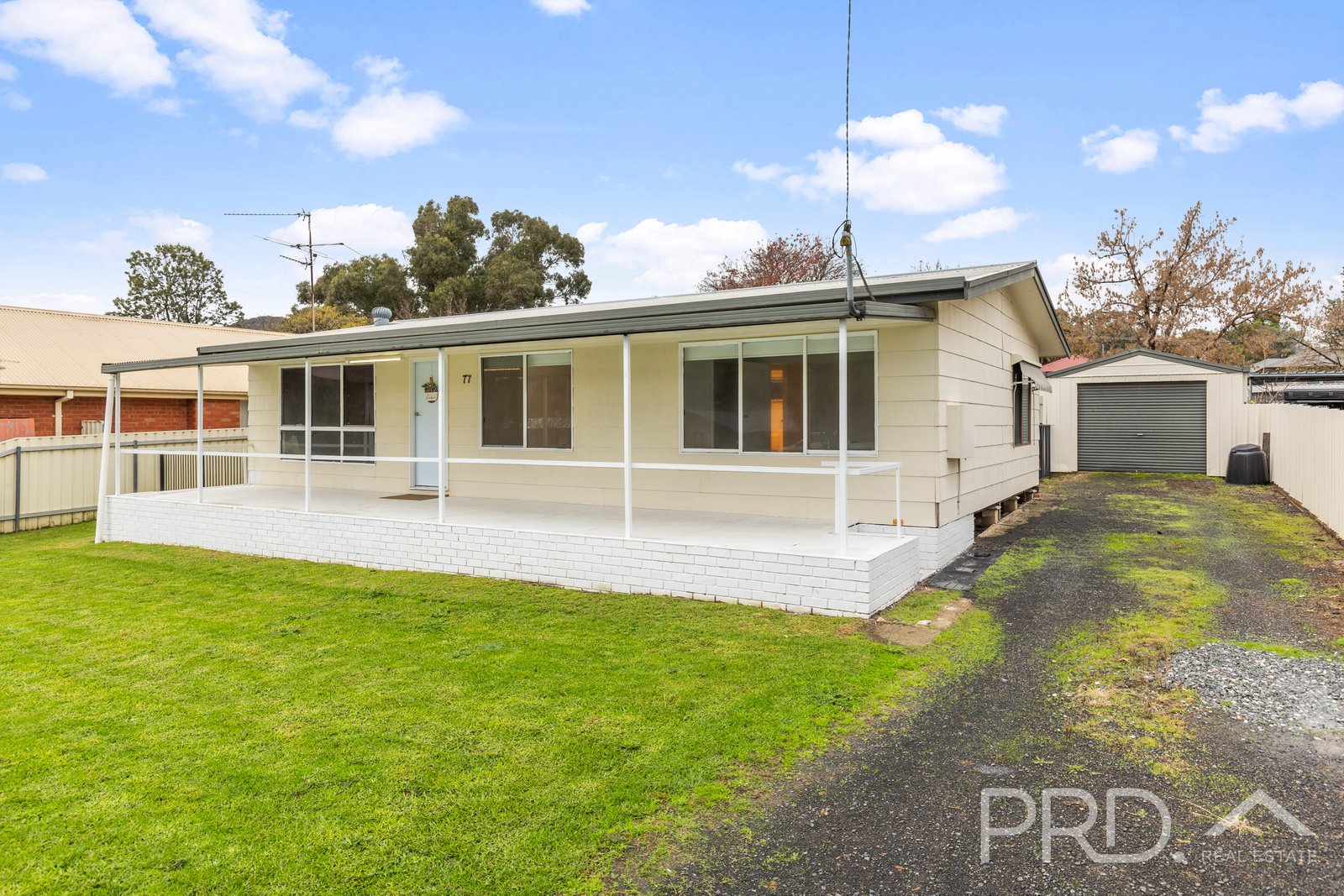 77 Lockhart Street ADELONG 17