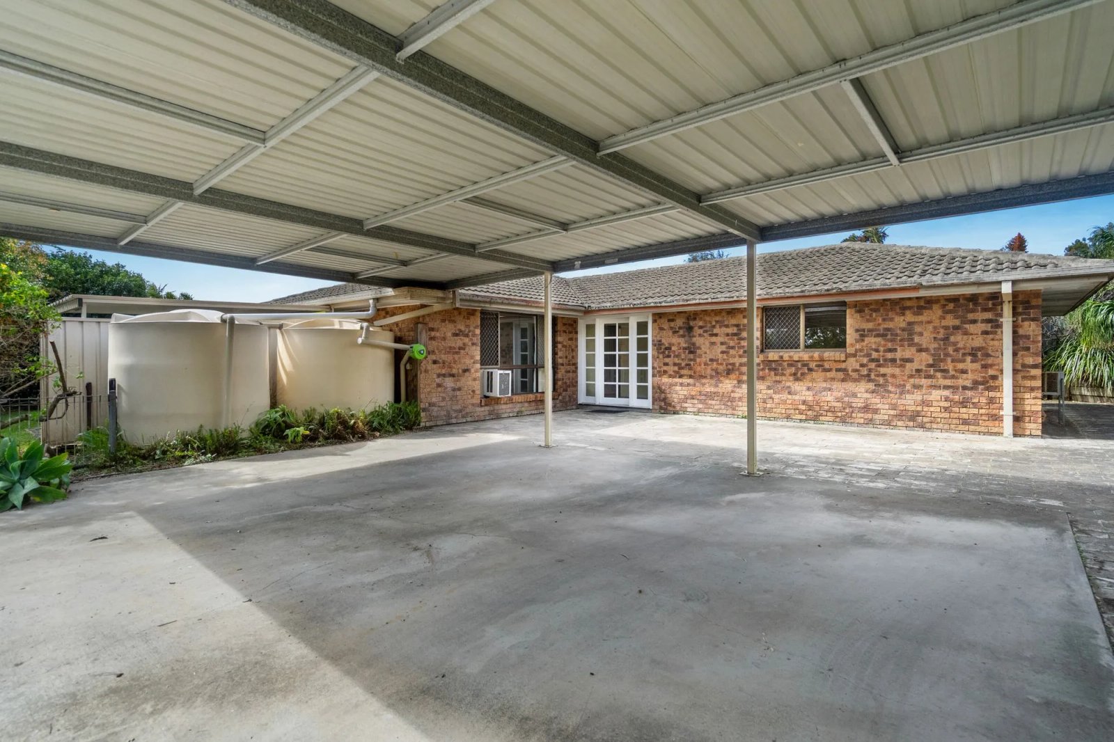 77 Macquarie Avenue MOLENDINAR 4