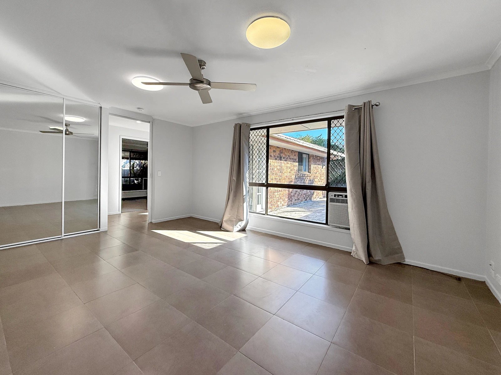 77 Macquarie Avenue MOLENDINAR 7