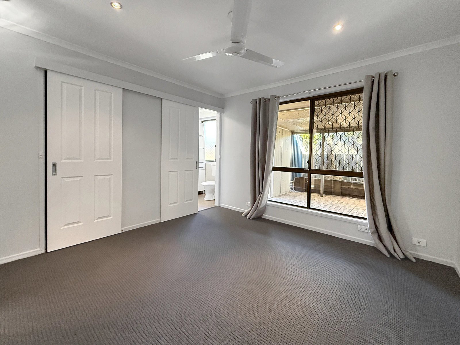 77 Macquarie Avenue MOLENDINAR 9