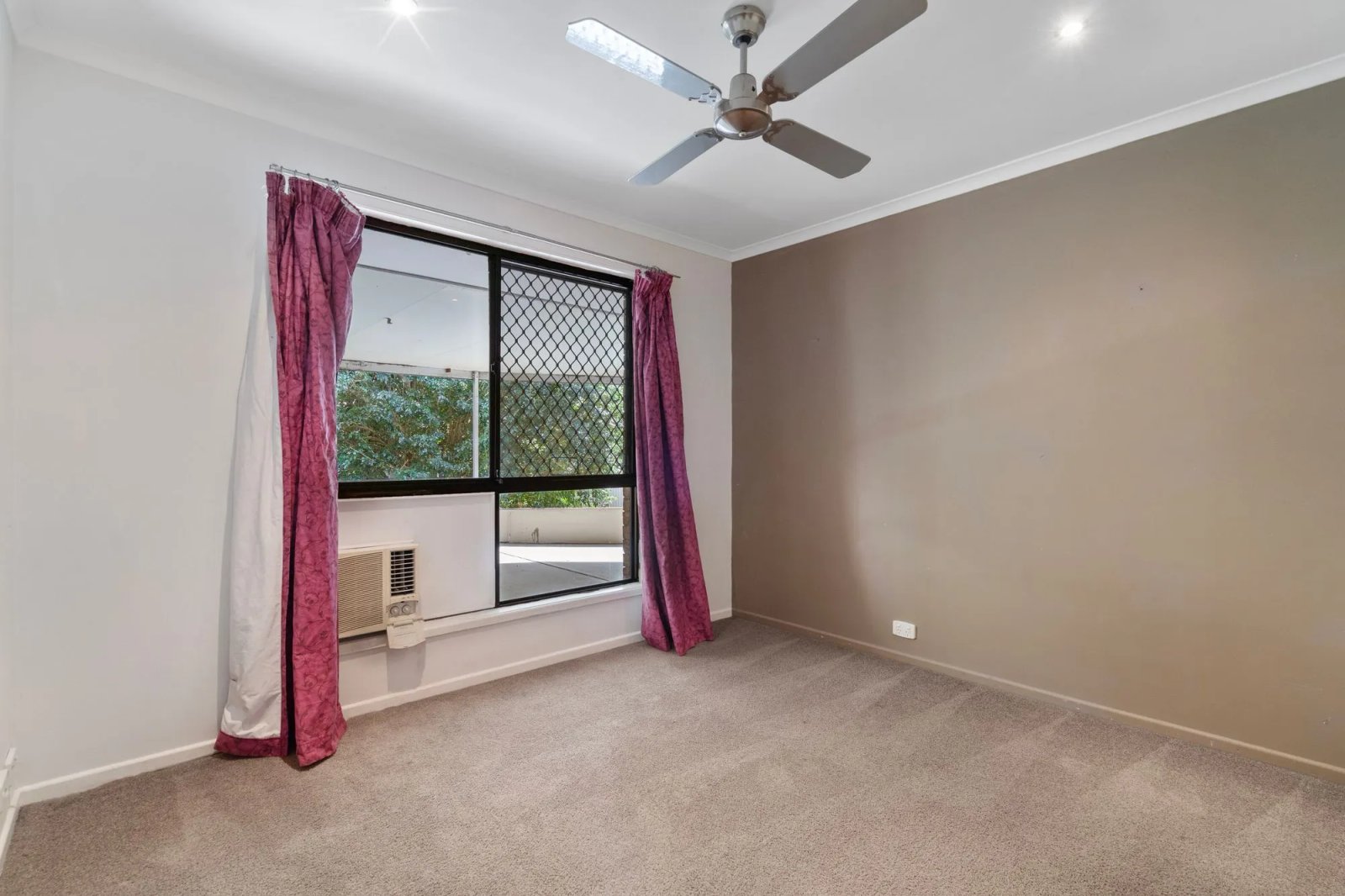77 Macquarie Avenue MOLENDINAR 11