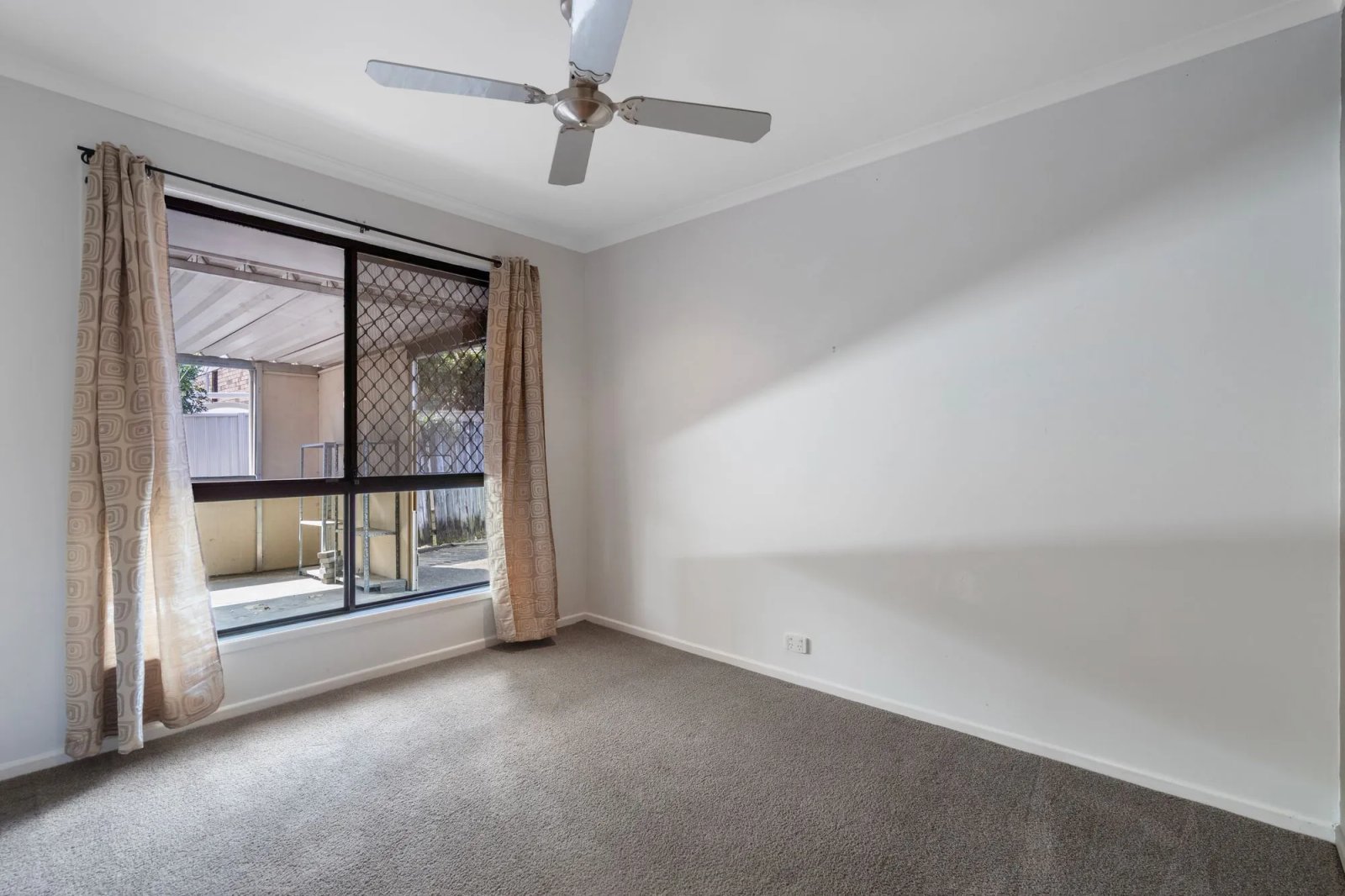 77 Macquarie Avenue MOLENDINAR 12