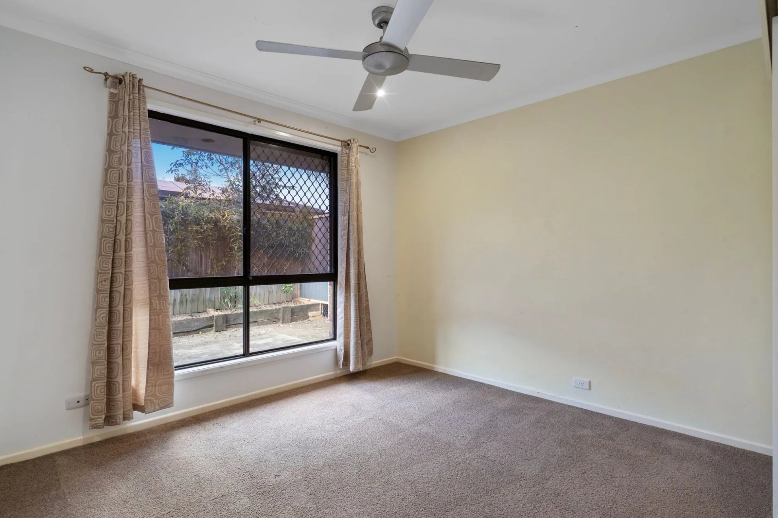 77 Macquarie Avenue MOLENDINAR 13