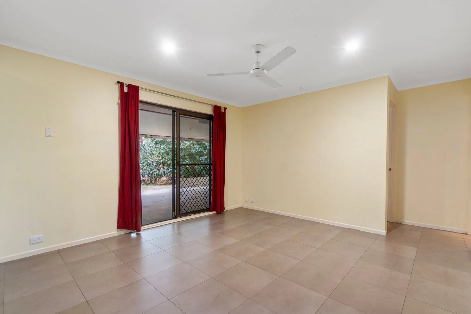 77 Macquarie Avenue MOLENDINAR 15