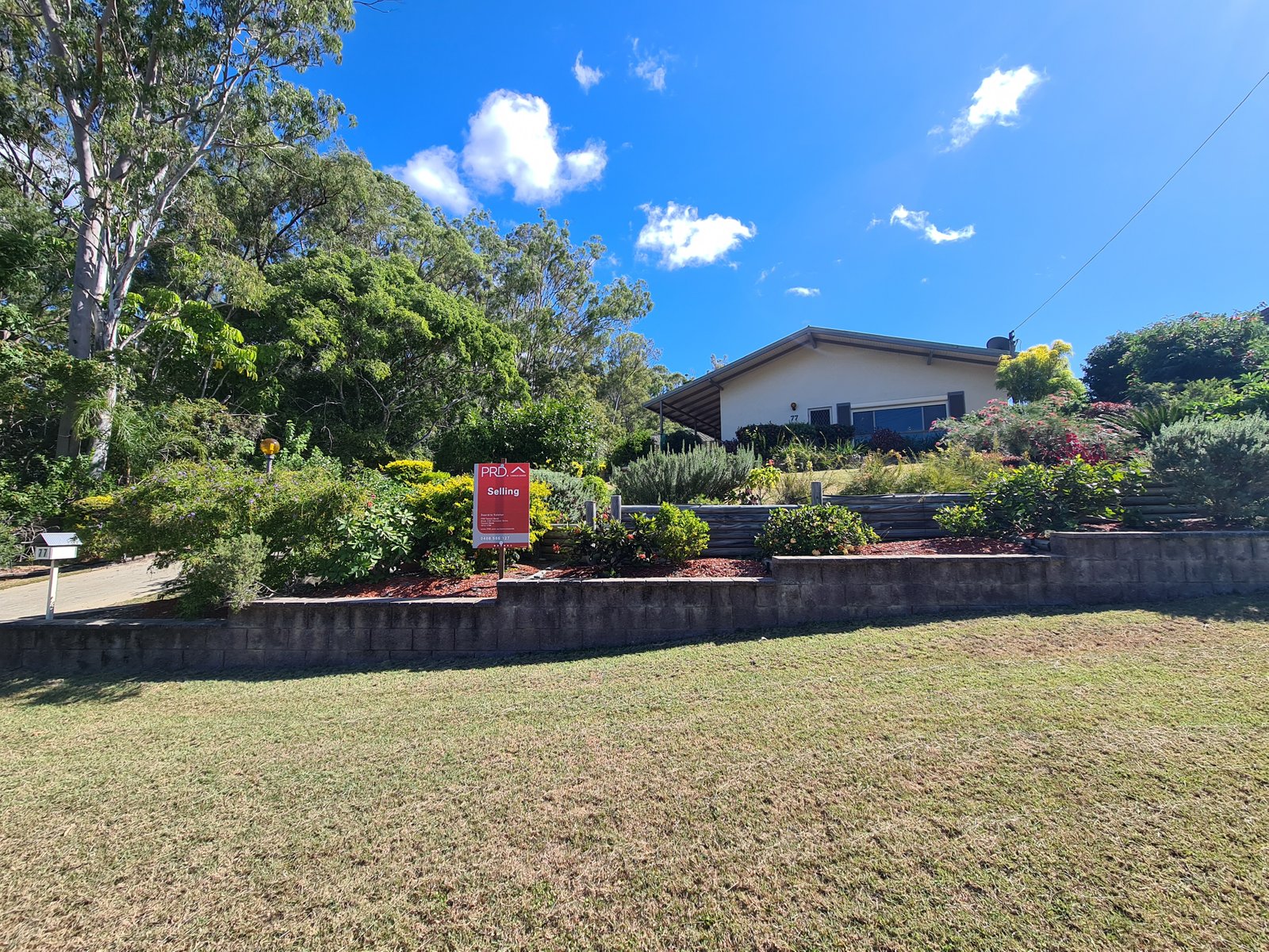 77 MALPAS Street BOYNE ISLAND 2