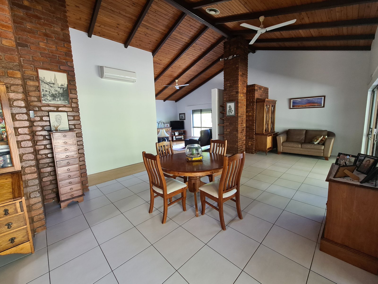 77 MALPAS Street BOYNE ISLAND 3