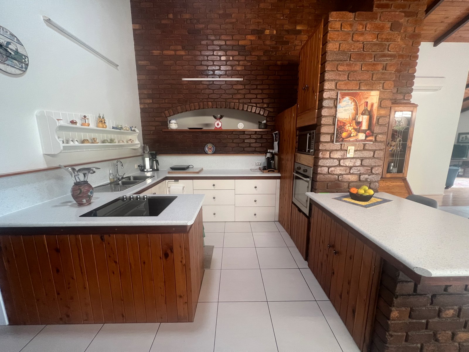 77 MALPAS Street BOYNE ISLAND 12