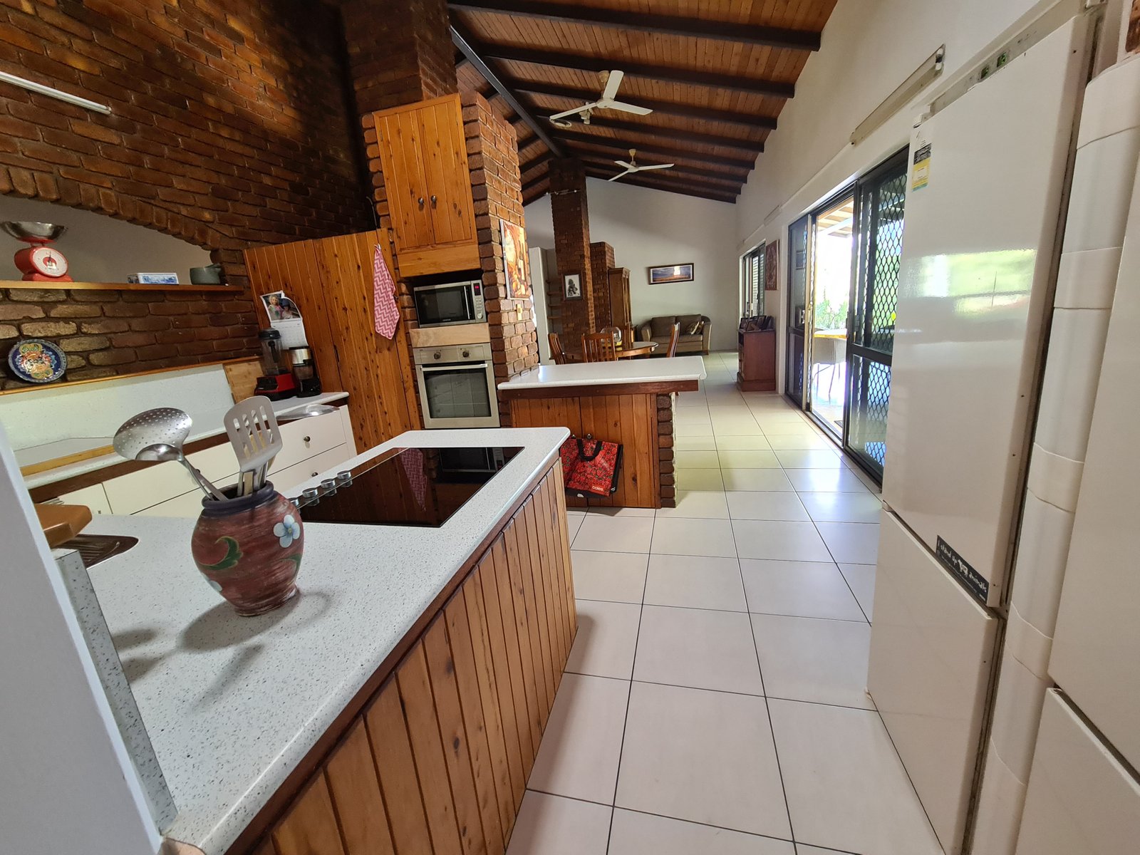 77 MALPAS Street BOYNE ISLAND 16