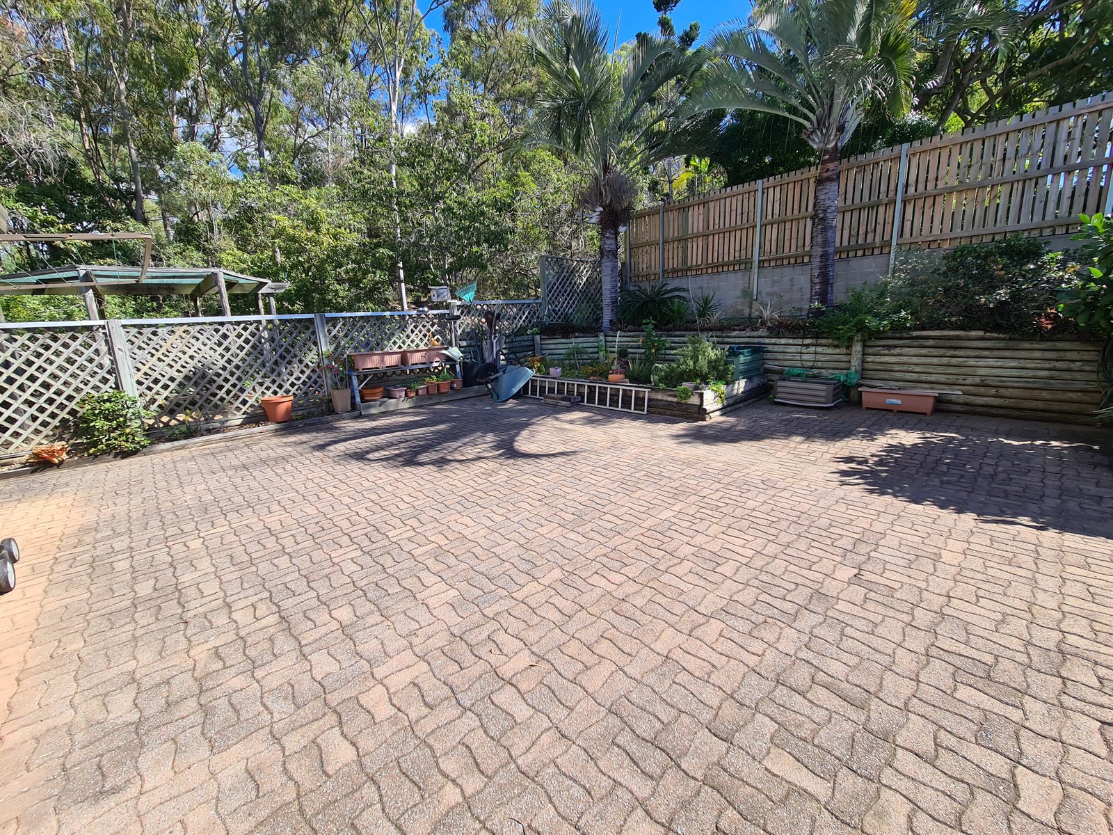 77 MALPAS Street BOYNE ISLAND 27