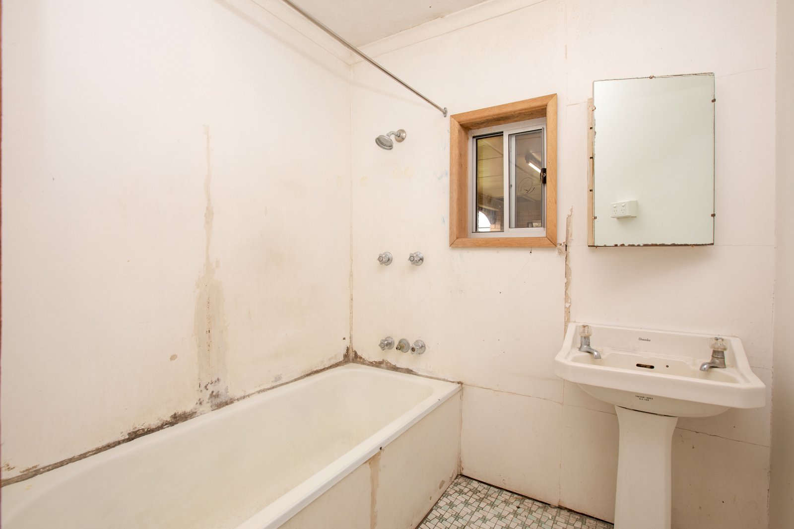 77 Mitchell Ave  KURRI KURRI 15