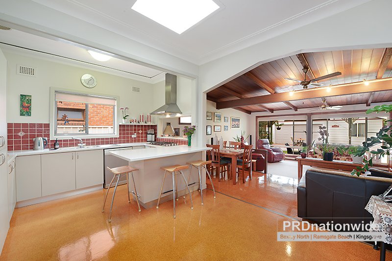 77 Monterey Street MONTEREY 2