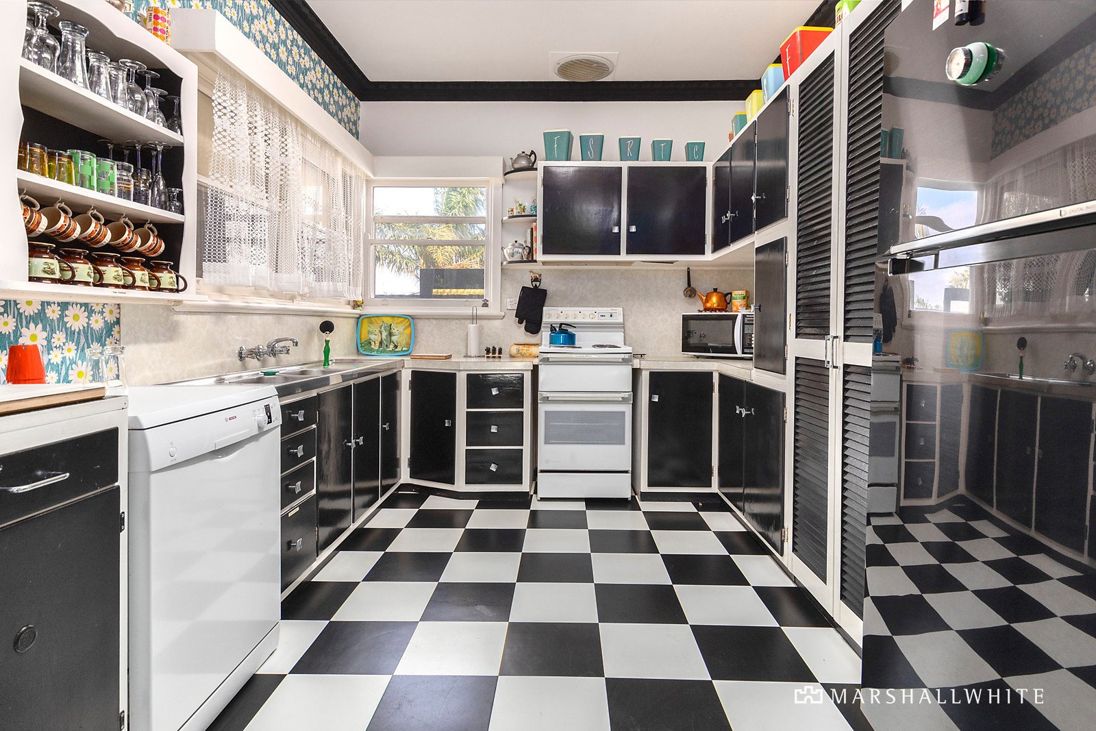 77 Ninth Avenue, Rosebud, VIC