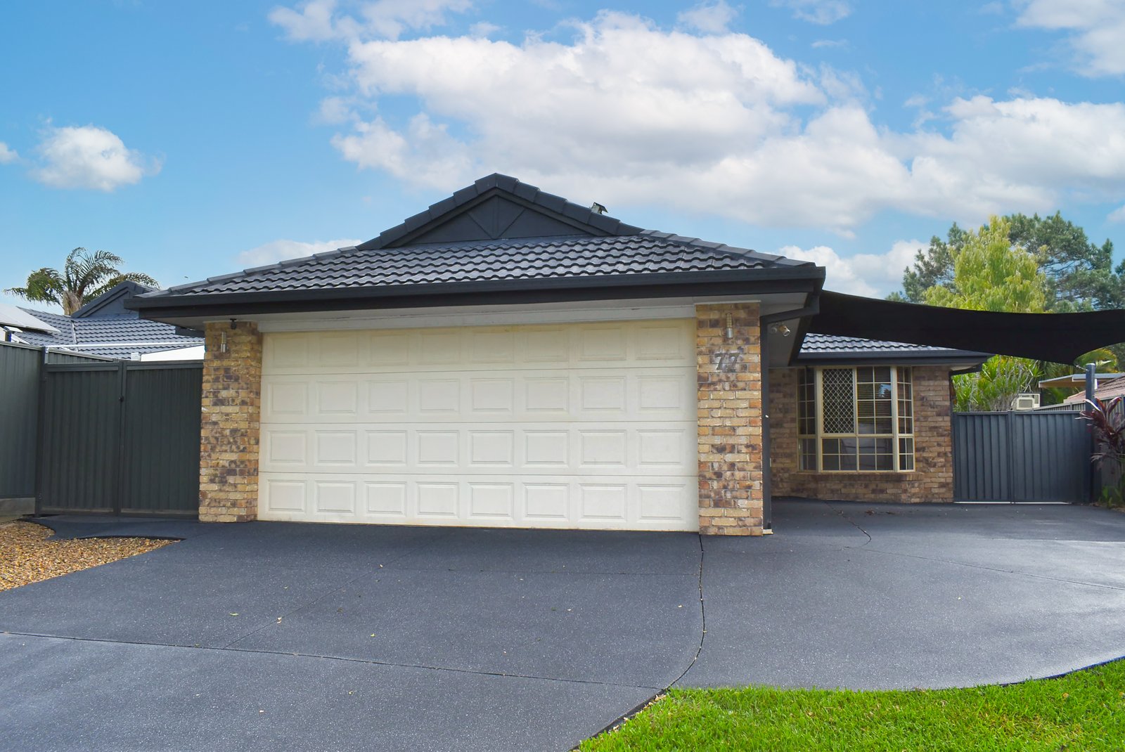 77 Oakdale Avenue NERANG 2